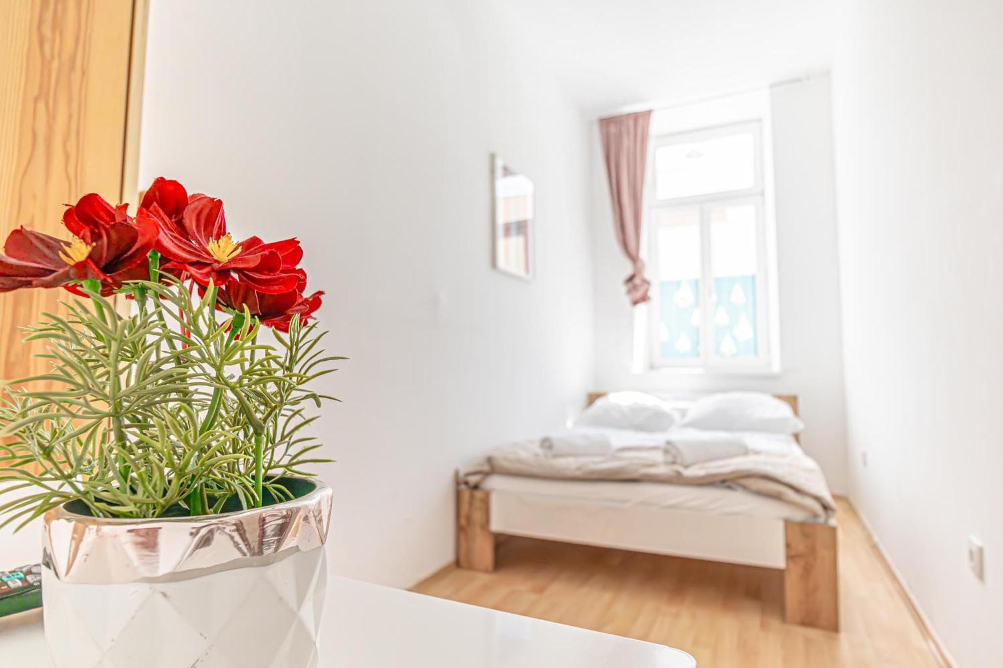 Loevly Shared 6Br With Garden Near Danube & Millenium City 维也纳 外观 照片